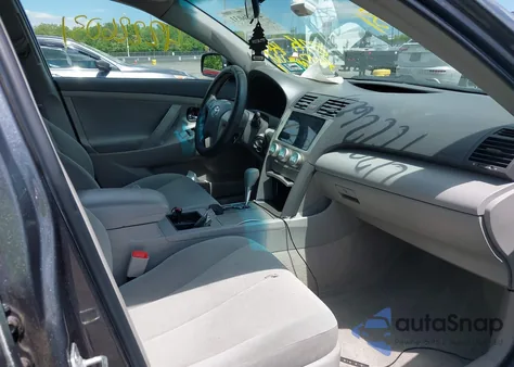 2009 Toyota Camry Le z USA, uszkodzony, nr VIN 4T1BE46K69U392414